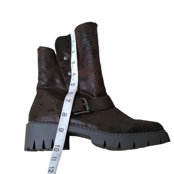 LFL By Lust For Life 7.5 Brown Faux Fur Buckle Snap Chunky Metallic Brown Boots - Picture 10 of 16